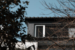 Seamless Gutters vs. Sectional Gutters: What Actually Matters?